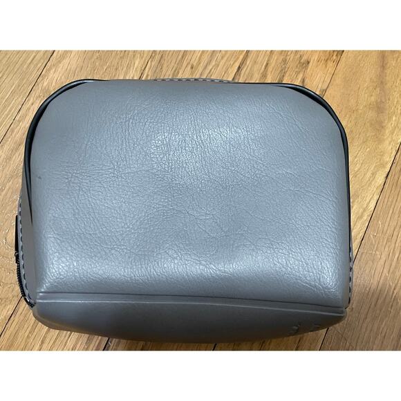 Remington Made in USA Gray Leather full‎ zipper pouch, clean - Picture 2 of 5